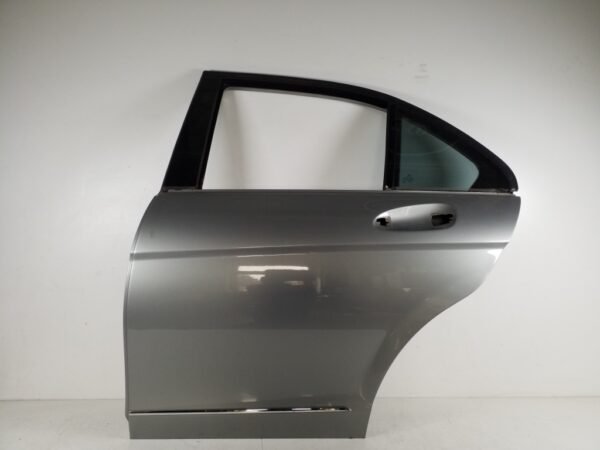 باب خلفي يسار مرسيدس  فئة C CLASS 204 موديل 2009 2014