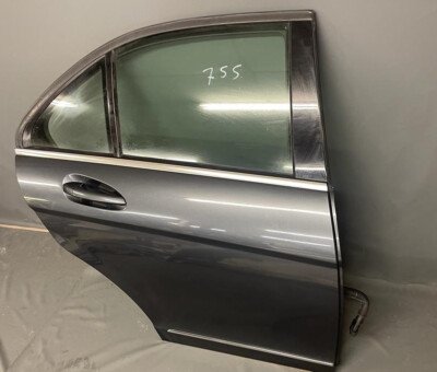 باب خلفي يمين مرسيدس  فئة C CLASS 204 موديل 2009 2014
